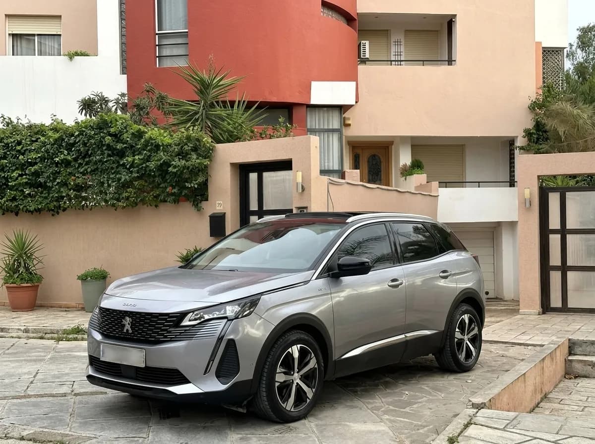 Peugeot 3008 2024 Gris Argent — 1.6T 180CH, 23 000 km - 1
