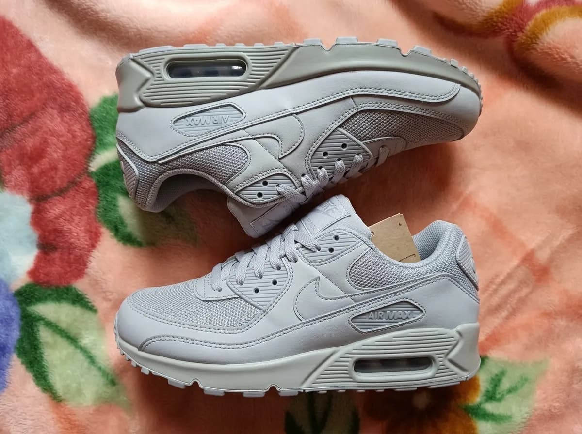 Nike Air Max 90 Gris Original Pointure 41 — Comme Neuve